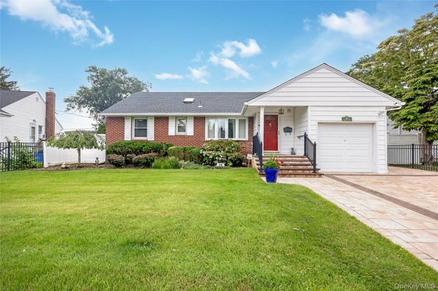 65 Colonial Drive, Farmingdale, NY 11735