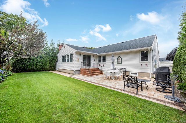 65 Colonial Drive, Farmingdale, NY 11735