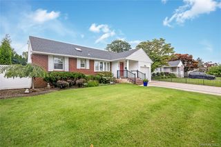 65 Colonial Drive, Farmingdale, NY 11735