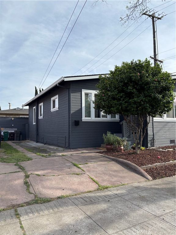 Image 2 of property listing at 2000 82nd, Oakland, CA 94621