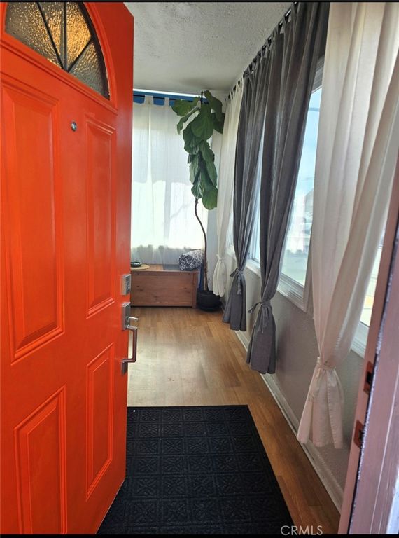 Image 4 of property listing at 2000 82nd, Oakland, CA 94621