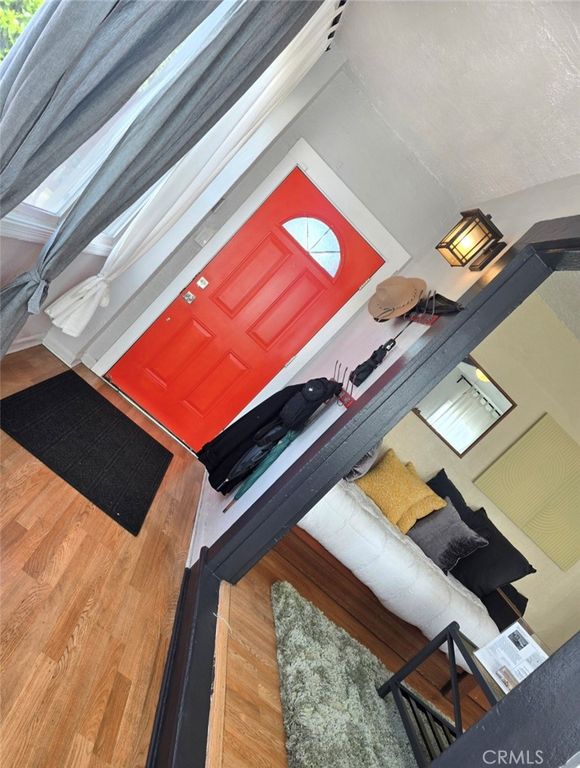 Image 5 of property listing at 2000 82nd, Oakland, CA 94621