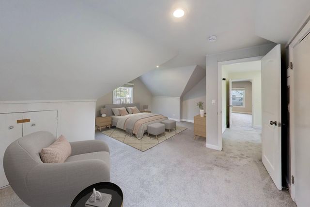 909 E Oakton Street, Arlington Heights, IL 60004