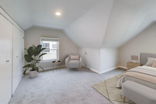 909 E Oakton Street, Arlington Heights, IL 60004