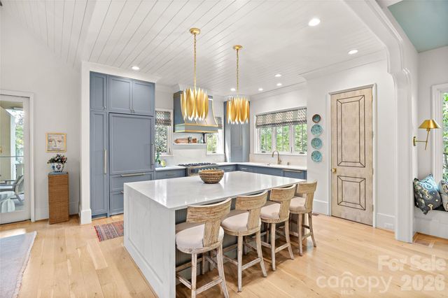 254 Huntley Place, Charlotte, NC 28207