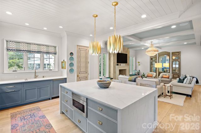 254 Huntley Place, Charlotte, NC 28207