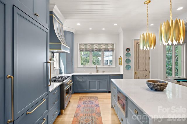 254 Huntley Place, Charlotte, NC 28207