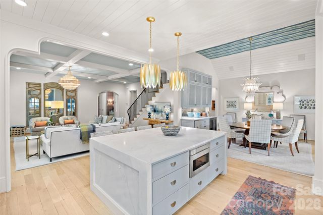 254 Huntley Place, Charlotte, NC 28207