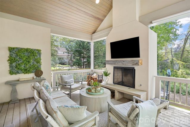 254 Huntley Place, Charlotte, NC 28207