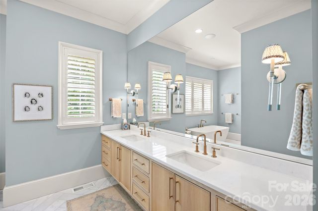 254 Huntley Place, Charlotte, NC 28207