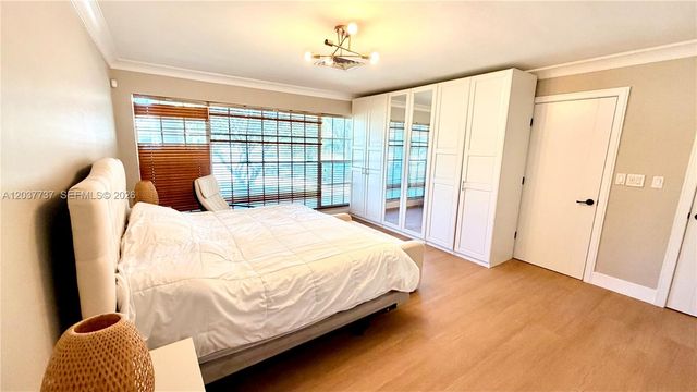 2409 Bayview Dr, Fort Lauderdale, FL 33305