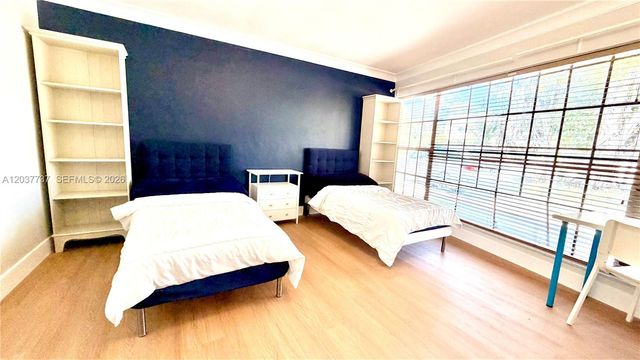 2409 Bayview Dr, Fort Lauderdale, FL 33305