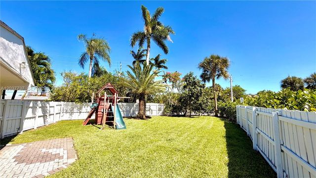 2409 Bayview Dr, Fort Lauderdale, FL 33305