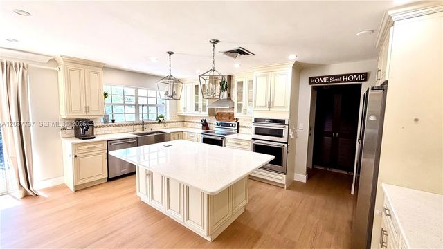 2409 Bayview Dr, Fort Lauderdale, FL 33305