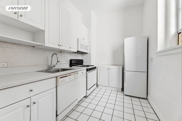 301 W 108th St Apt 9C, New York City, NY 10025