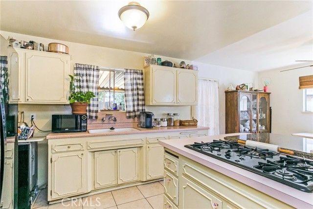 2234 Avalon Street, Costa Mesa, CA 92627