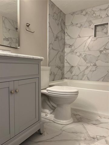 686 WHITE PINE TREE ROAD 64, Venice, FL 34285