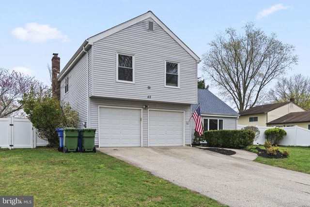 42 HORNSBY DR, Marlton, NJ 08053