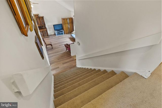 42 HORNSBY DR, Marlton, NJ 08053