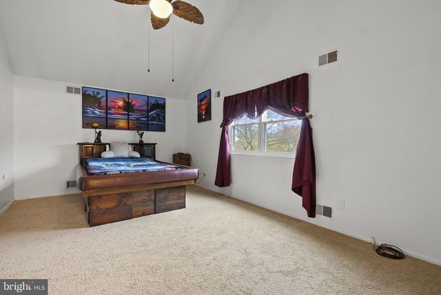 42 HORNSBY DR, Marlton, NJ 08053