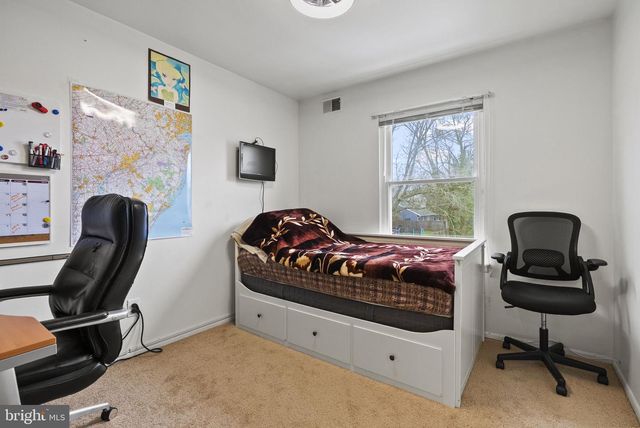 42 HORNSBY DR, Marlton, NJ 08053