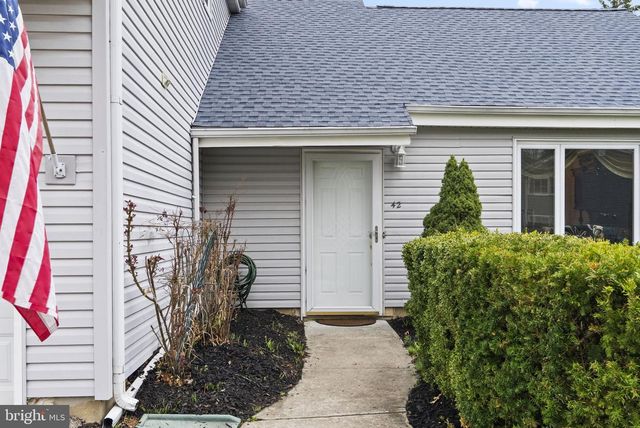 42 HORNSBY DR, Marlton, NJ 08053