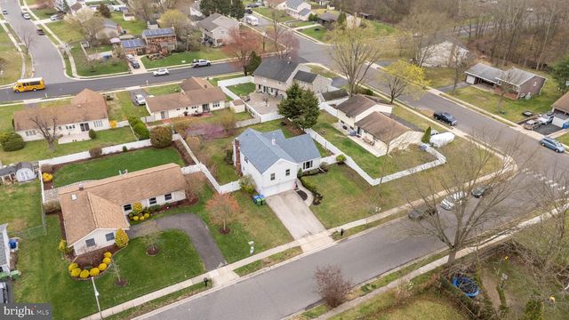 42 HORNSBY DR, Marlton, NJ 08053