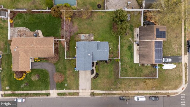 42 HORNSBY DR, Marlton, NJ 08053