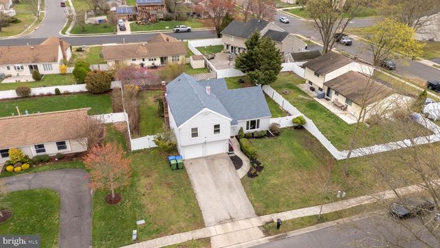 42 HORNSBY DR, Marlton, NJ 08053