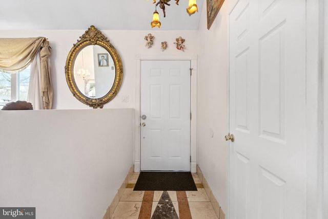 42 HORNSBY DR, Marlton, NJ 08053