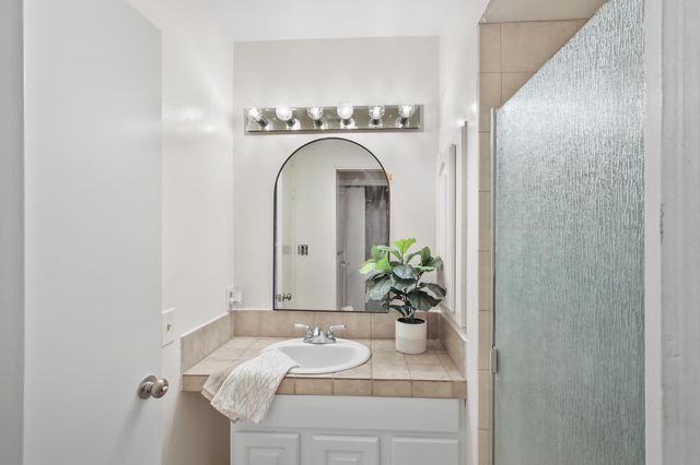 3614 Larchmont Square Ln, Sacramento, CA 95821