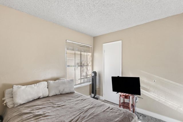 3614 Larchmont Square Ln, Sacramento, CA 95821