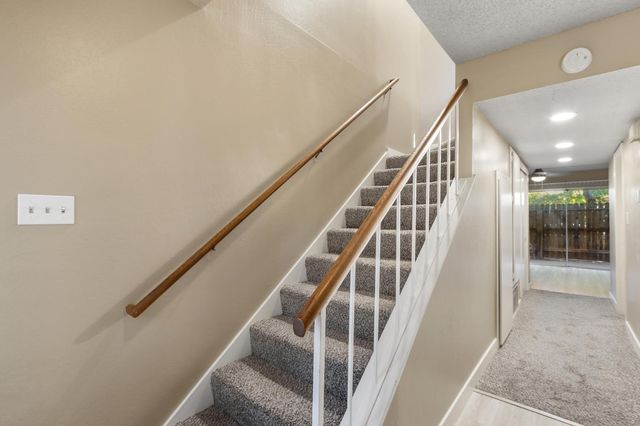 3614 Larchmont Square Ln, Sacramento, CA 95821