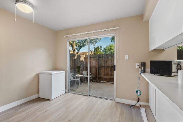 3614 Larchmont Square Ln, Sacramento, CA 95821