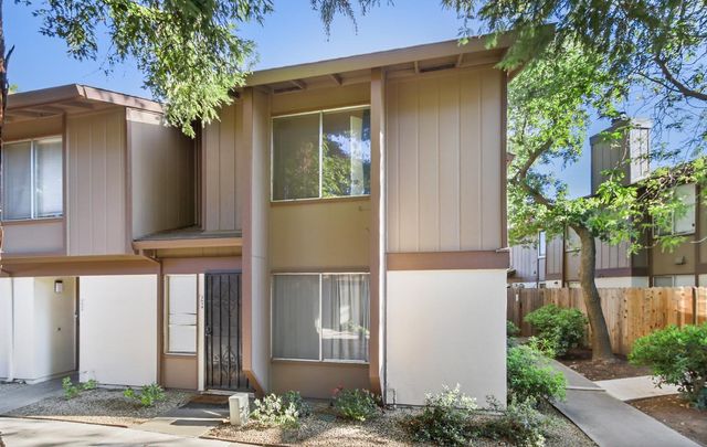 3614 Larchmont Square Ln, Sacramento, CA 95821