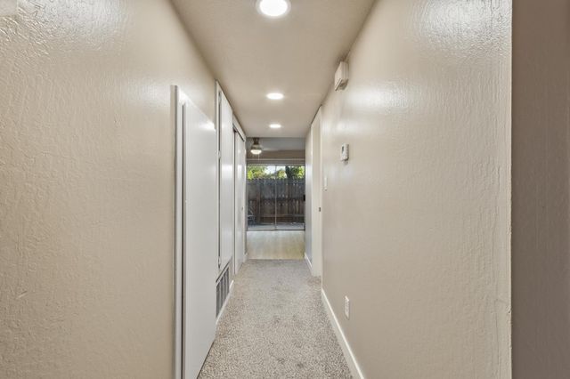 3614 Larchmont Square Ln, Sacramento, CA 95821