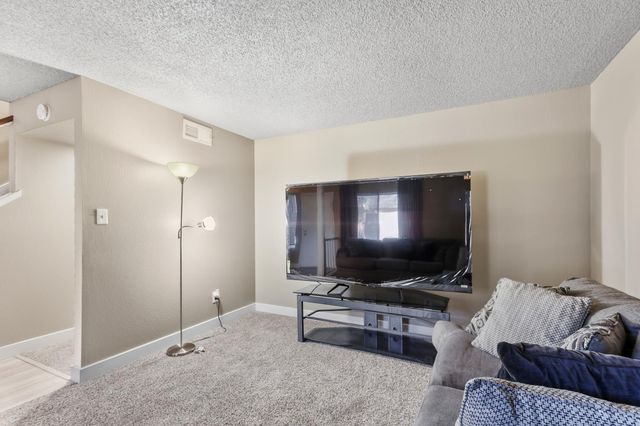 3614 Larchmont Square Ln, Sacramento, CA 95821