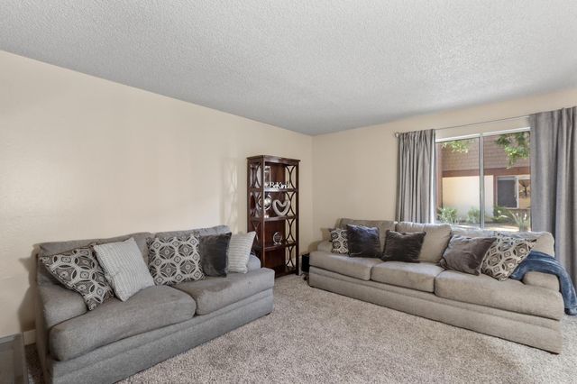 3614 Larchmont Square Ln, Sacramento, CA 95821