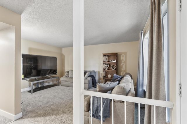 3614 Larchmont Square Ln, Sacramento, CA 95821