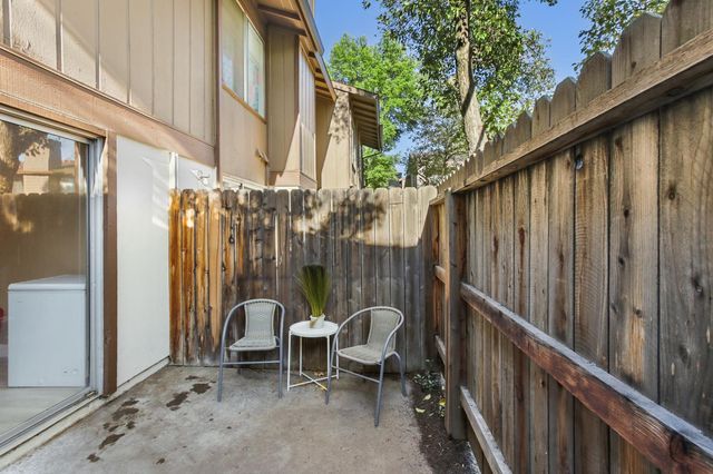 3614 Larchmont Square Ln, Sacramento, CA 95821