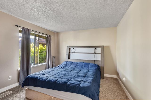 3614 Larchmont Square Ln, Sacramento, CA 95821