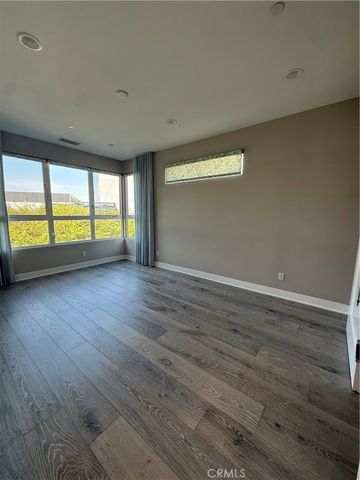 5907 Westlawn Ave, Playa Vista, CA 90094