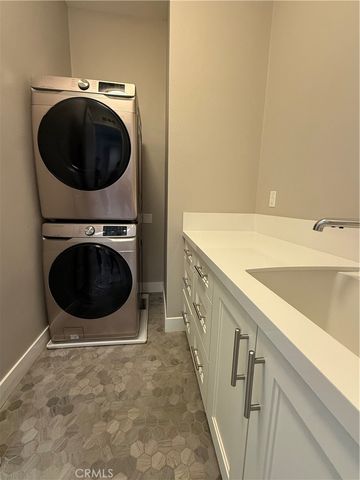 5907 Westlawn Ave, Playa Vista, CA 90094
