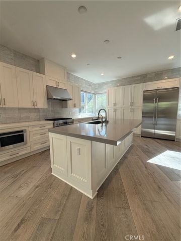 5907 Westlawn Ave, Playa Vista, CA 90094