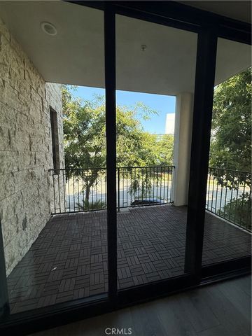 5907 Westlawn Ave, Playa Vista, CA 90094
