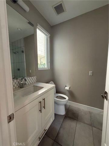 5907 Westlawn Ave, Playa Vista, CA 90094