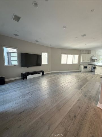 5907 Westlawn Ave, Playa Vista, CA 90094