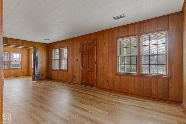 1600 W Nettleton Avenue W, Jonesboro, AR 72401