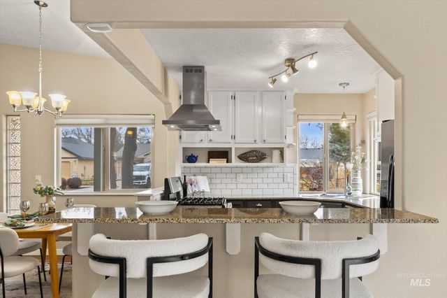 77 S Silverwood Way, Eagle, ID 83616