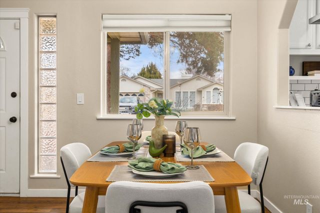 77 S Silverwood Way, Eagle, ID 83616